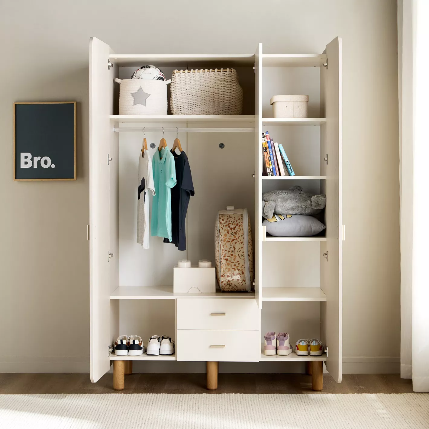 168121663-168121663-HC04062025_03-2100