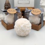 BOUGIE PAFUMEES  EN FORME BOULE DE ROSE  150g  L 7.5CM