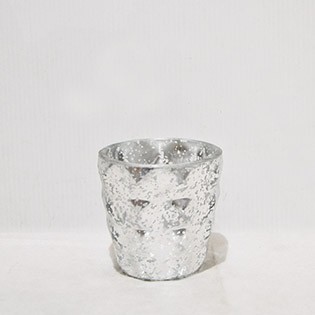BOUGEOIRE GRAVE EN RELIEF CARRE EN ARGENTE 8CM PH 257