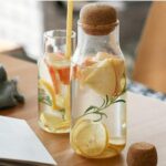 CARAFE EN VERRE AVEC COUVERCLE EN BAMBOU 1200ML