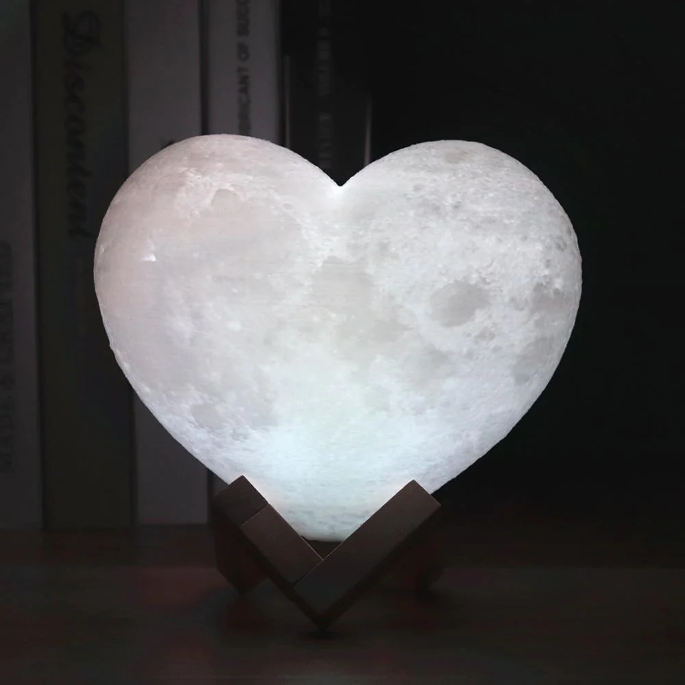 LAMPE VEILLEUSE CŒUR AVEC SUPPORT BOIS 20 CM