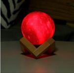 LAMPE VEILLEUSE LUNE AVEC SUPPORT BOIS 20 CM