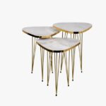 TABLE GIGOGNE TRIANGLE MARBRE HG BLANC PIED DORE 54X39X39 CM